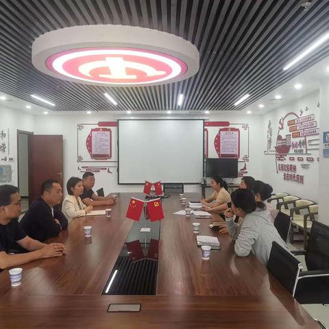 西咸新区社区服务中心主任董小清深入崇文镇调研指导体彩资金使用情况