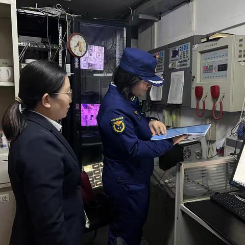 重拳整治电动车市场 守护平安家园——莲湖区消防救援大队开展夜间电动车集中整治工作