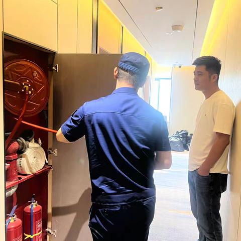 莲湖区消防救援大队深入辖区“双随机”单位开展消防安全检查