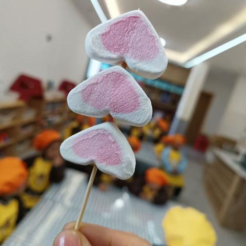 星星五班食育课 ——《棉花糖脆脆》