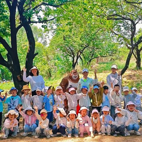 《丛林探险之捉泥鳅》 ——科教幼儿园星星一班