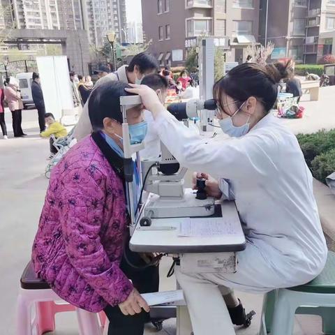 【仁德至护·鲁商凤凰城老年日间照料中心】关心老人健康  防治疾病正当时