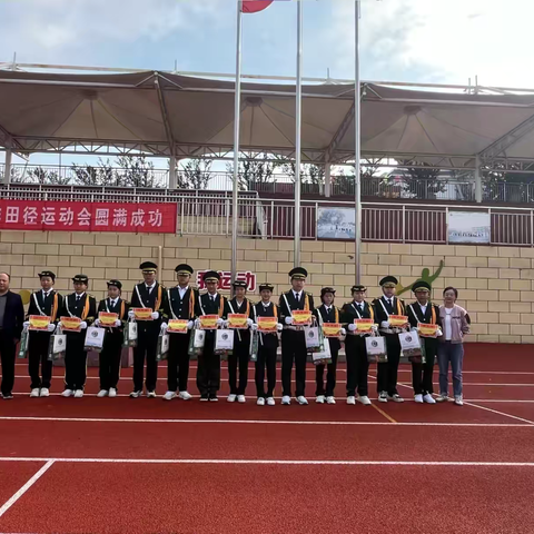 明光市滨河实验学校举行优秀学生干部颁奖仪式