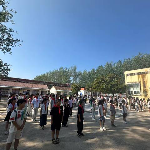 团结一心，共铸辉煌 ——前张学校升旗仪式