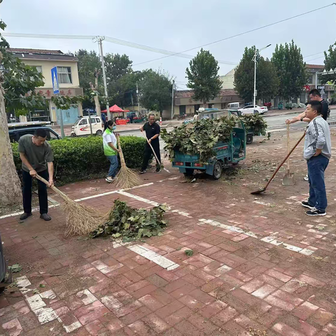 镇容环境再出击，门前卫生大扫除