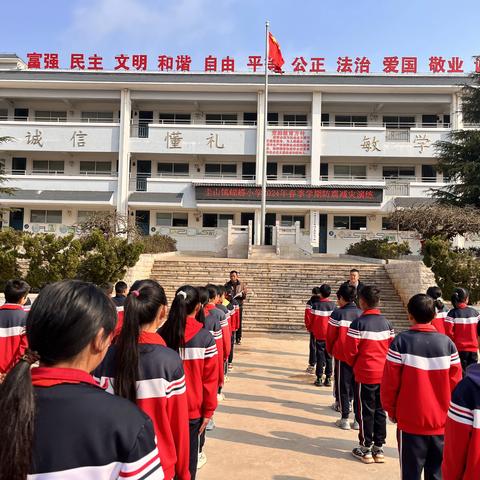 防震演练，安全“童”行 圭山镇蝴蝶小学防震演练活动