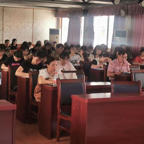 教研促发展，携手共进步——2023忻城县初中语文启航老师、学科带头人到我校开展跟岗实践研修活动