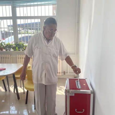 【繁荣街道】涓滴之水成海洋 颗颗爱心变希望