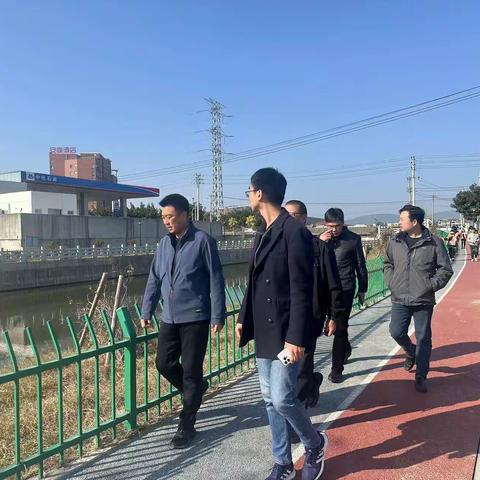 江阴镇开展“河长日”巡河活动
