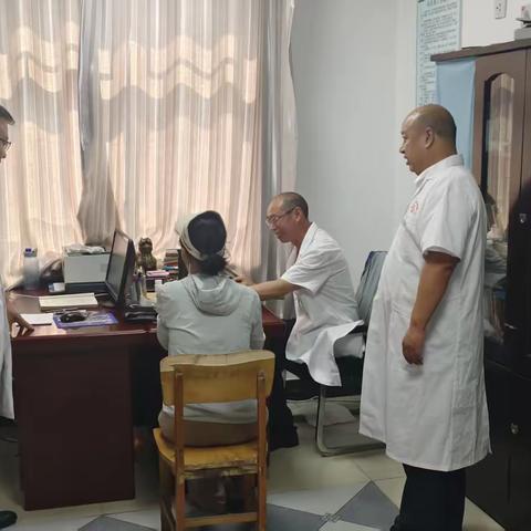 病床前听心声 零距离解民忧｜岳城中心卫生院把医患座谈开到患者身边