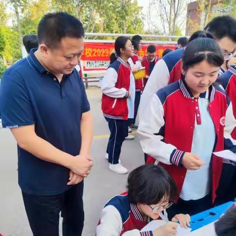 菏泽一中思源学校2022级支部“为学生答疑解惑”主题党日暨学科“义诊”活动