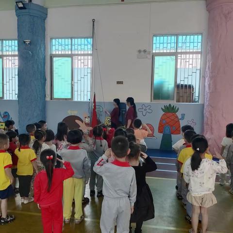 💒幼儿园的生活快乐而充实，时间⏱是让人猝不及防的东西🍂转眼间快乐的一周悄悄溜走了🎈嘿嘿😁让我们把镜头📷拉近些