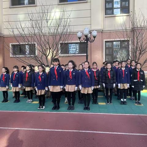荀子实验小学“悦享春光，安全无忧”——主题升旗仪式