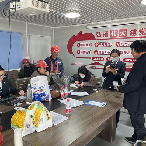 深耕代发薪，服务送上门——练市支行上门外拓开卡