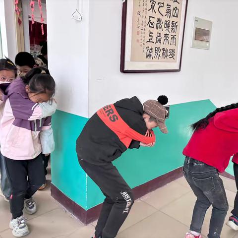 演练于行防未燃 ‍铭记于心护平安 ——岚城小学消防应急演练圆满完成