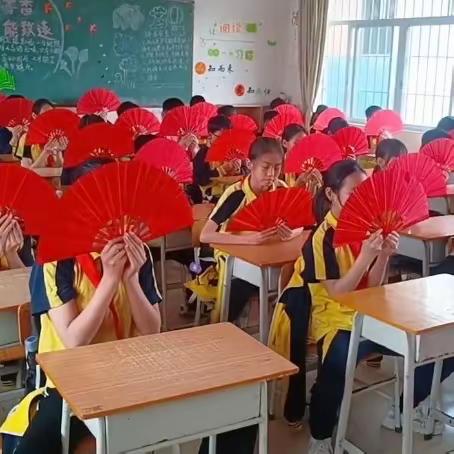 “桌”越风采，“舞”动校园———素龙街潭井小学课间放松操比赛花絮