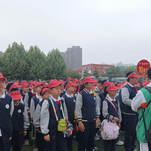 风景在路上，研途皆成长——召陵区实验中学（小学部）四（10）班研学活动