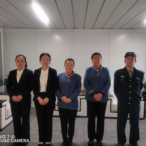 10.9日召开员工会议，强调各岗位工作不足，并要求加以改正，安排学习员工岗位职责。