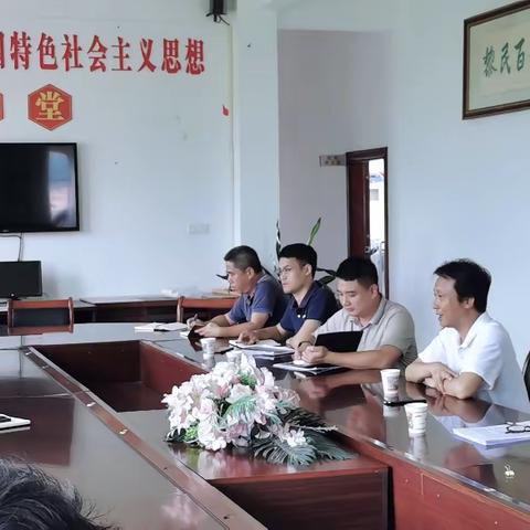 县人大常委会主任何顺劲开展乡村振兴发展情况专题调研