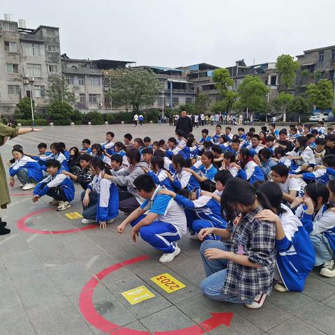 关注青少年心理健康，名师成员送教送培到校