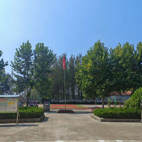 听评课积经验                互观摩促成长             ——曹县普连集镇领导莅临高庄小学观摩指导教学活动