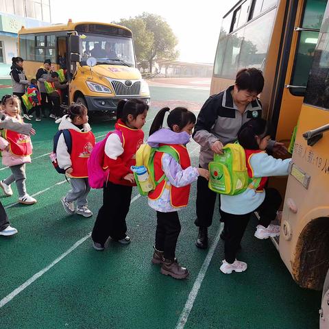 万全镇平安幼儿园“踏红色足迹   种爱国种子”红色文化研学之旅