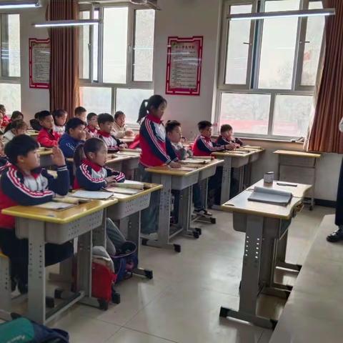 曲阳县教研室教研员到路庄子乡安羊村小学进行教学指导