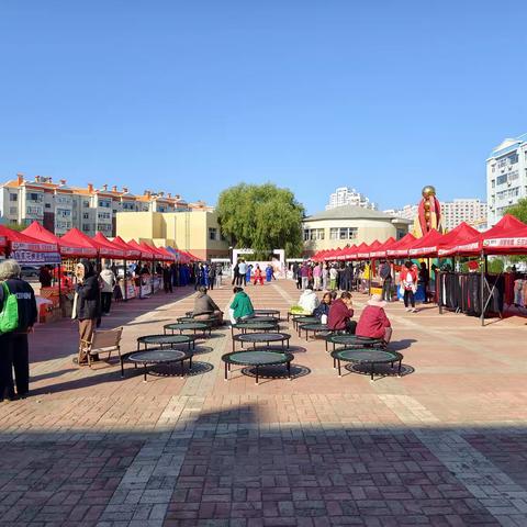 【怡园街道悦园社区】深化能力作风建设丨便民市集暖民心，邻里欢聚享美好