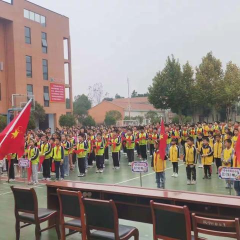 “学习二十大，争做好队员”——              记凤凰镇中心小学建队纪念日主题大队会