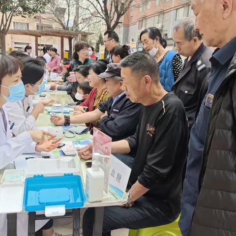 姬家街道泾环南路社区开展 “剪爱传情 诊暖人心”志愿服务活动