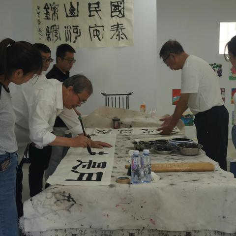 林园北街社区开展“翰墨飘香送祝福”书法主题活动