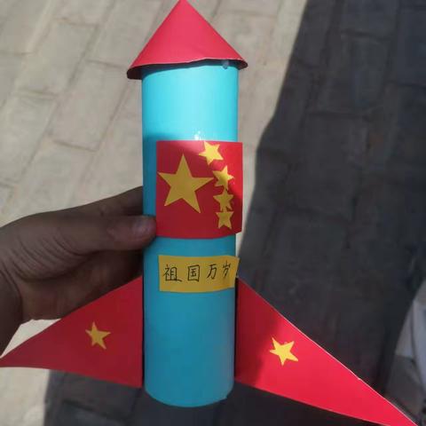 妙手童心——四年级废旧物品收集改造活动