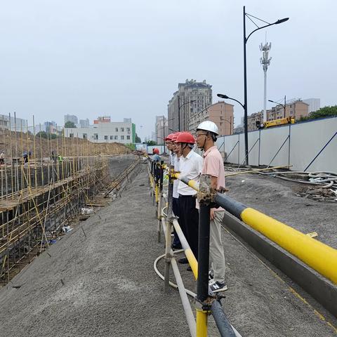 迎亚运，保平安  区住建局检查在建工地安全生产工作