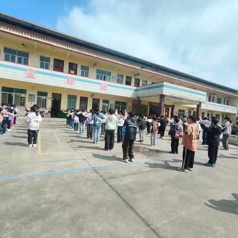 校园三部曲：活力课间.教研深耕.有序归程——前席小学一周生活纪实