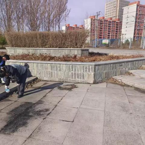 霍市支行组织青年员工开展优化环境志愿服务活动