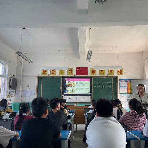 聚焦新课堂，展示新风采
