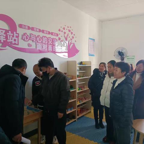 【家校共建】家校同心，共赴成长之约——十里岗镇中心完小举办家长开放日活动