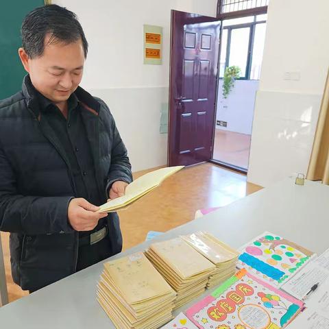 展评促实效 作业亮风采——第四学区开封市刘满岗小学开展作业展评活动