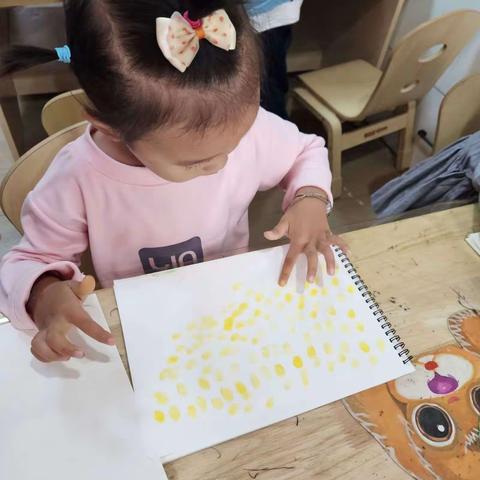 鼓楼巷幼儿园小二班，“绘本留声机”《花生生长记》本期主播：李冯晨