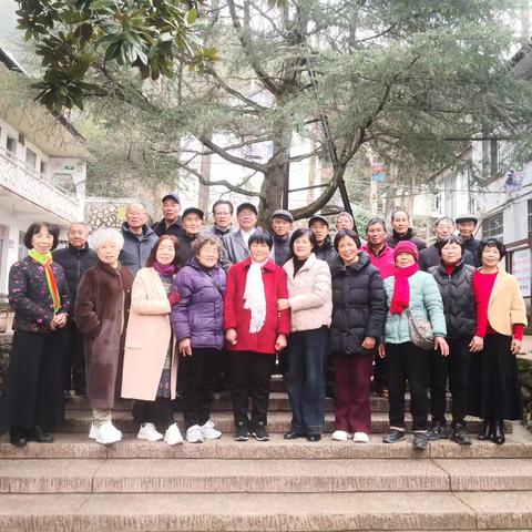 相聚女神节 情暖银龄心 通讯员：华义根