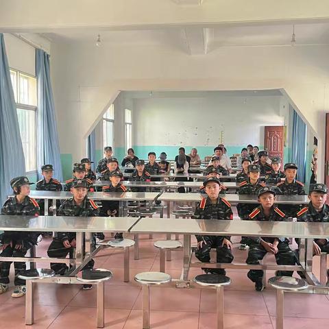 2025年宜良县我是小小兵军事夏令营第一期完美结束
