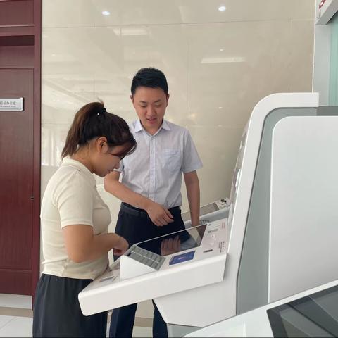 服务解急难，客户展笑颜