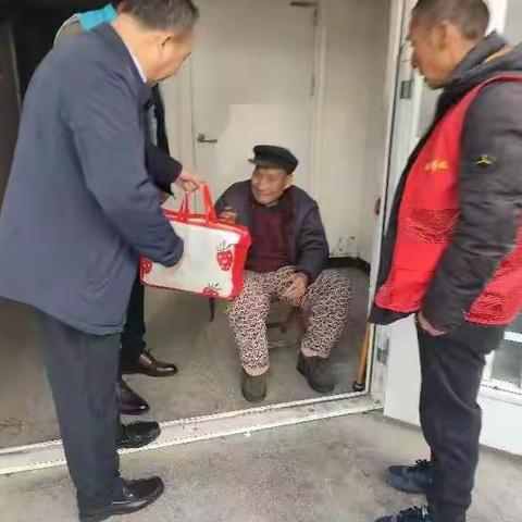 示范区民政和退役军人事务局开展“暖冬行动”关爱困难残疾人