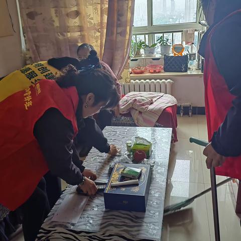 铁建丽苑物业服务处开展“物业来服务 互助暖人心”重阳节主题活动