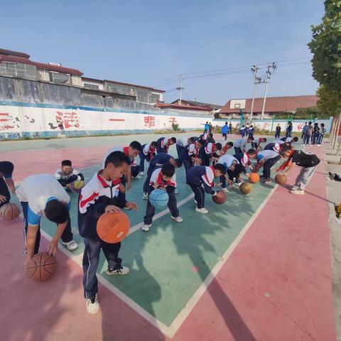 洪河屯乡第一中心小学篮球社团