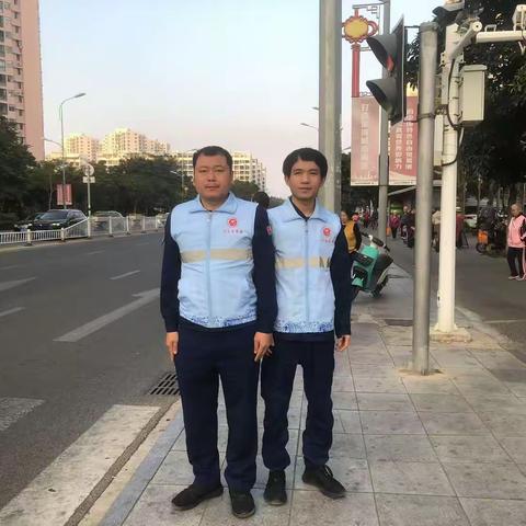 东方市应急管理局开展文明交通劝导志愿者活动