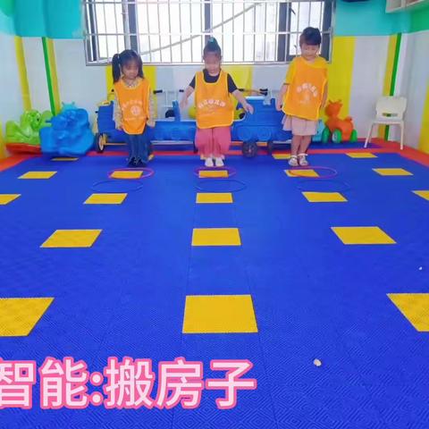 【青青幼儿园】幼小班——体智能《一起跳跳跳》