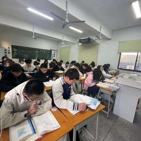 第13周-株洲高速轨道职业技术学校2304班周速递