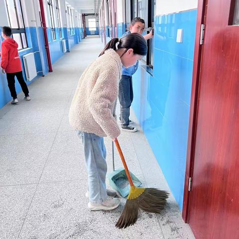 校园大扫除，师生在行动——崇皇井王小学大扫除活动纪实