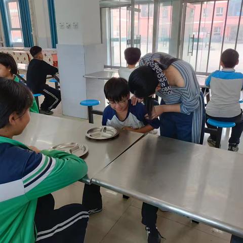 东漳堡北大靳村小学开展学生安全应急演练